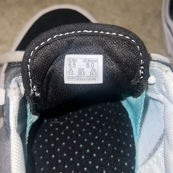 VANS - Picture 5 of 5